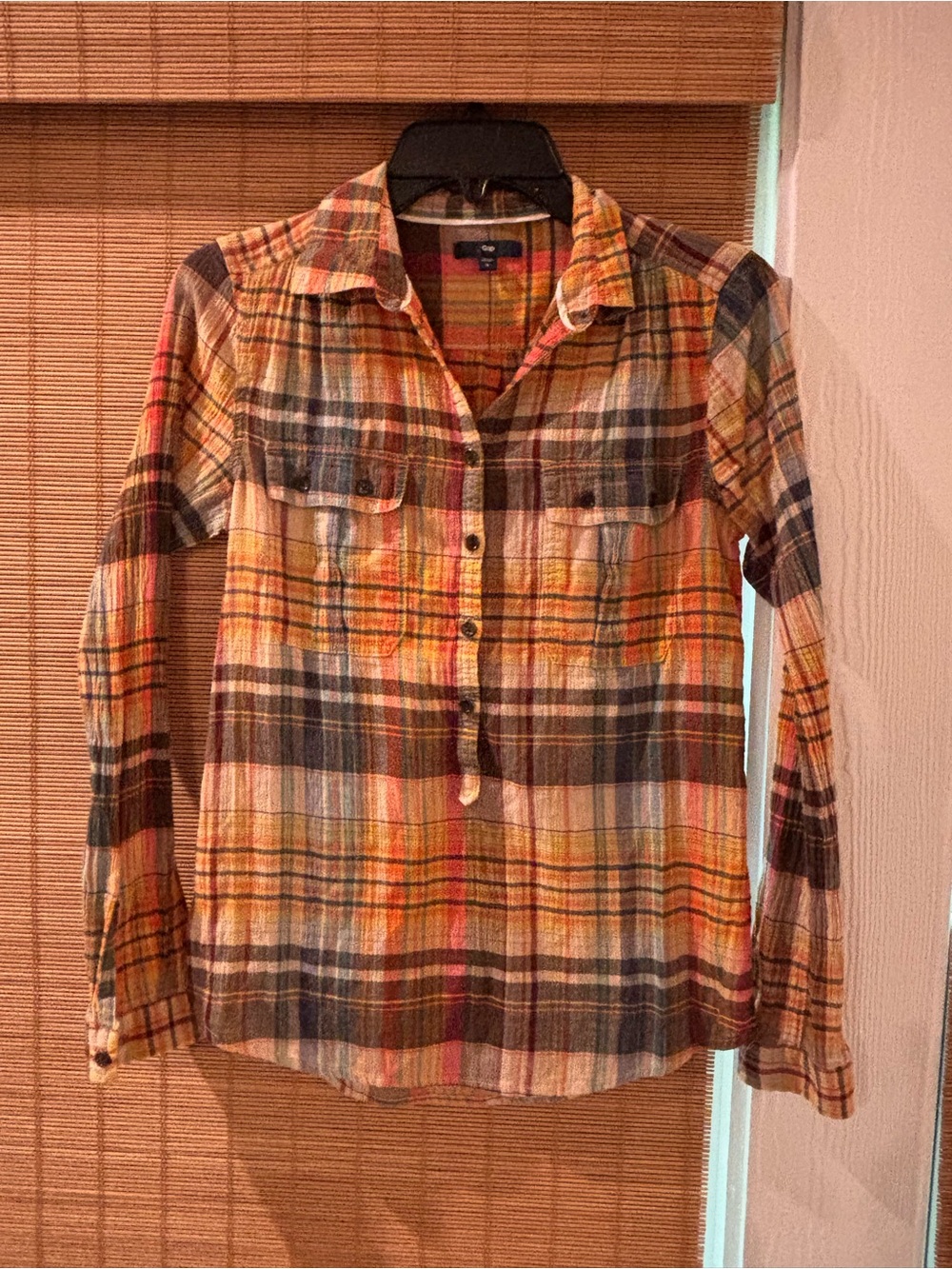 Small GAP Women’s Fall Plaid Button Down Shirt Rust Orange Flannel Utility